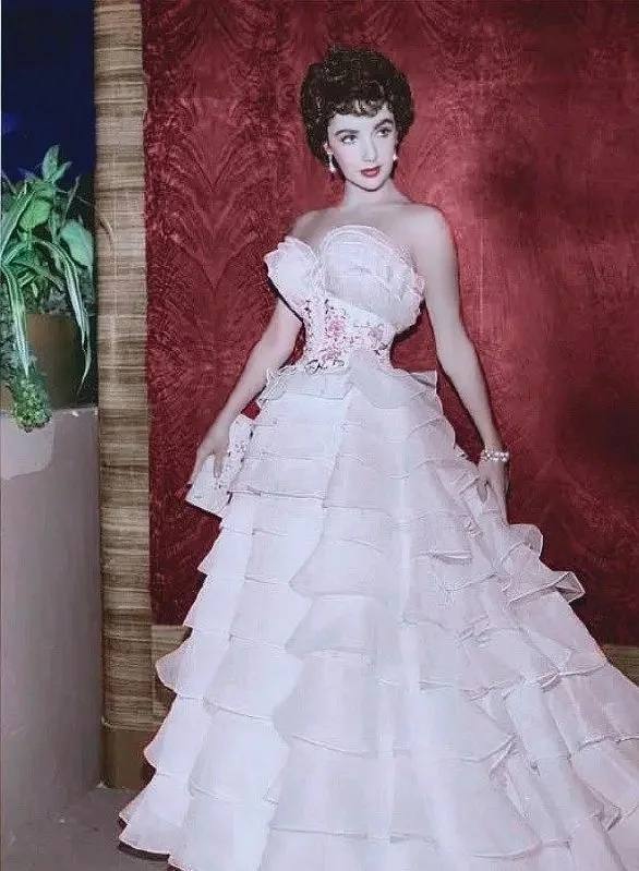 "世界头号美人"伊丽莎白泰勒:传世珠宝加身,造就了绝代芳华插图8
