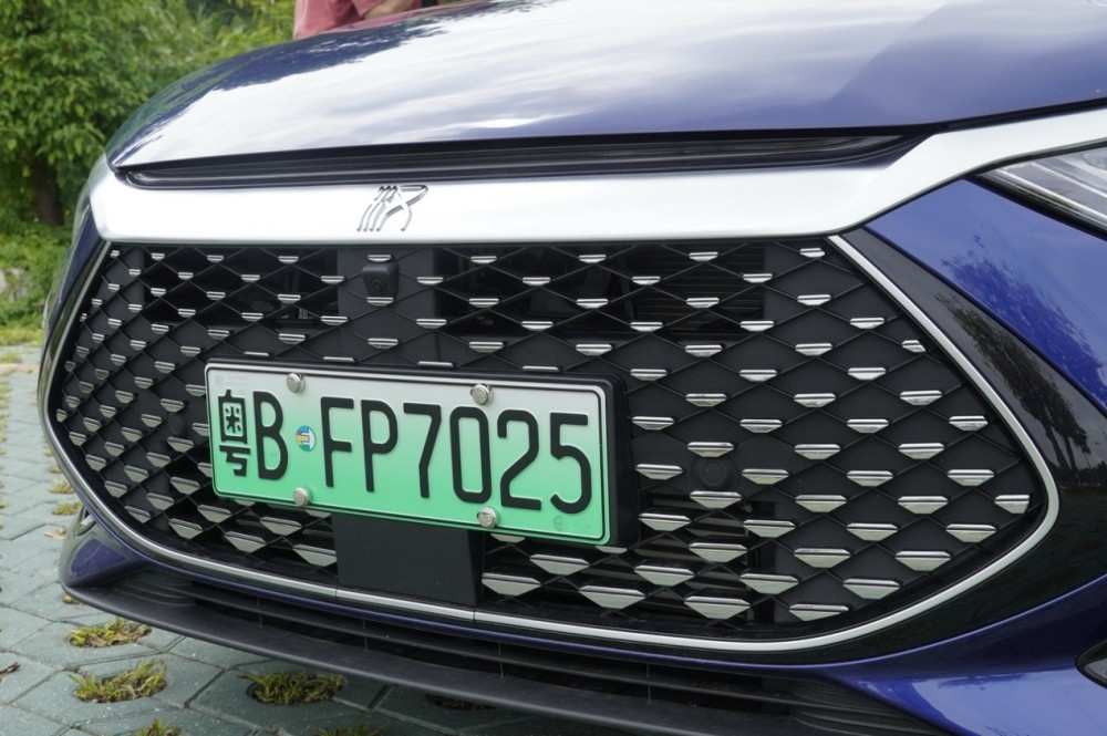 选车当头炮:都能上绿牌 到底买汉dm-i还是汉ev?_腾讯新闻