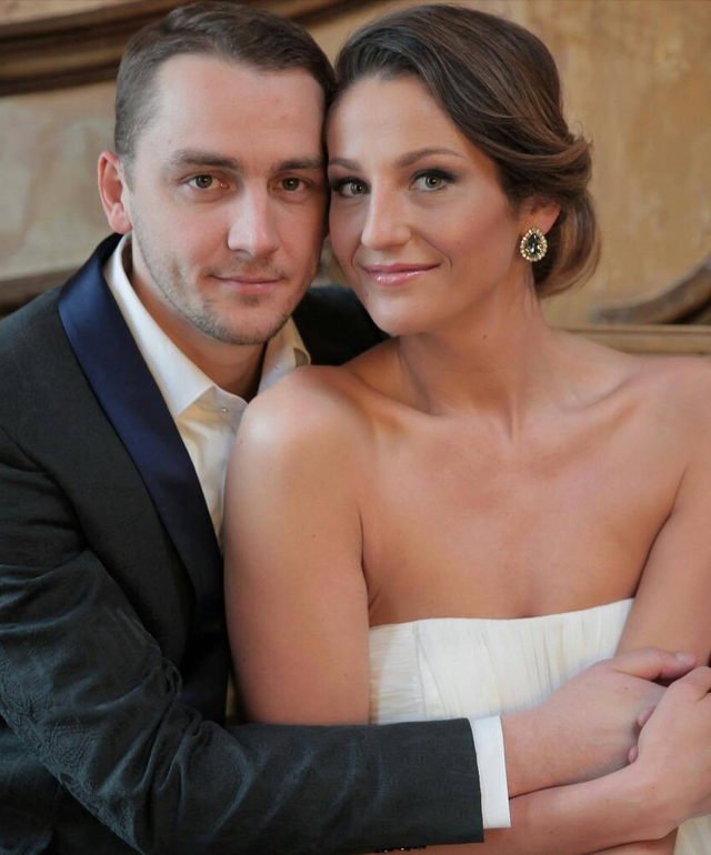 女排世界冠军官宣离婚丈夫职业类似袁灵犀优雅分手理由太牵强