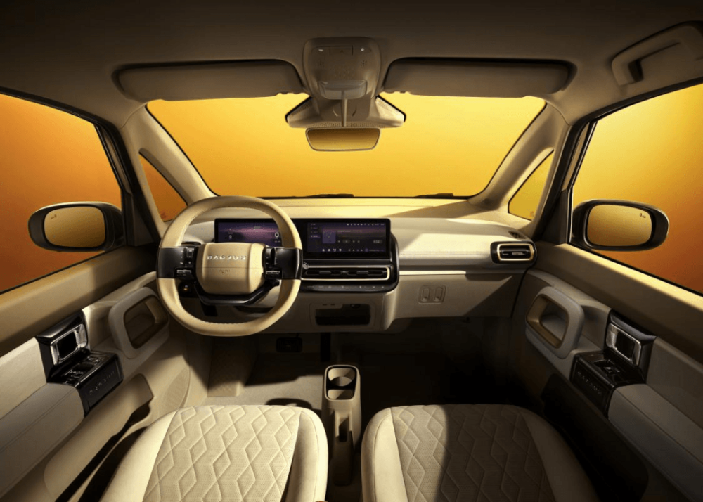 使用高端麂皮材料 双联屏,2023款宝骏kiwi ev内饰曝光_腾讯新闻