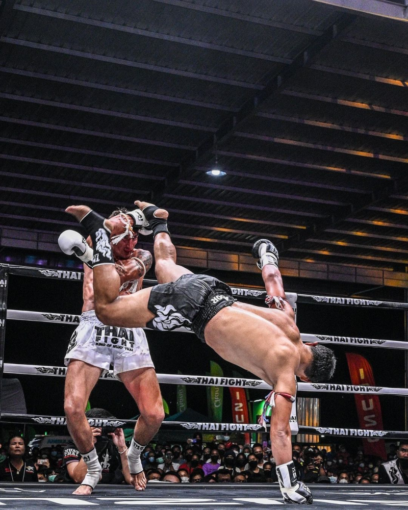 近日42岁传奇泰拳王善猜取得65连胜