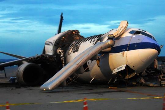 20中华航空ci120航班那霸机场自焚事故_腾讯新闻