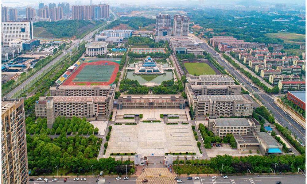 云探校长沙市周南中学建设红色品质幸福新周南