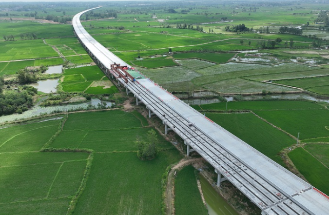 六安:s325项目汲河特大桥顺利贯通