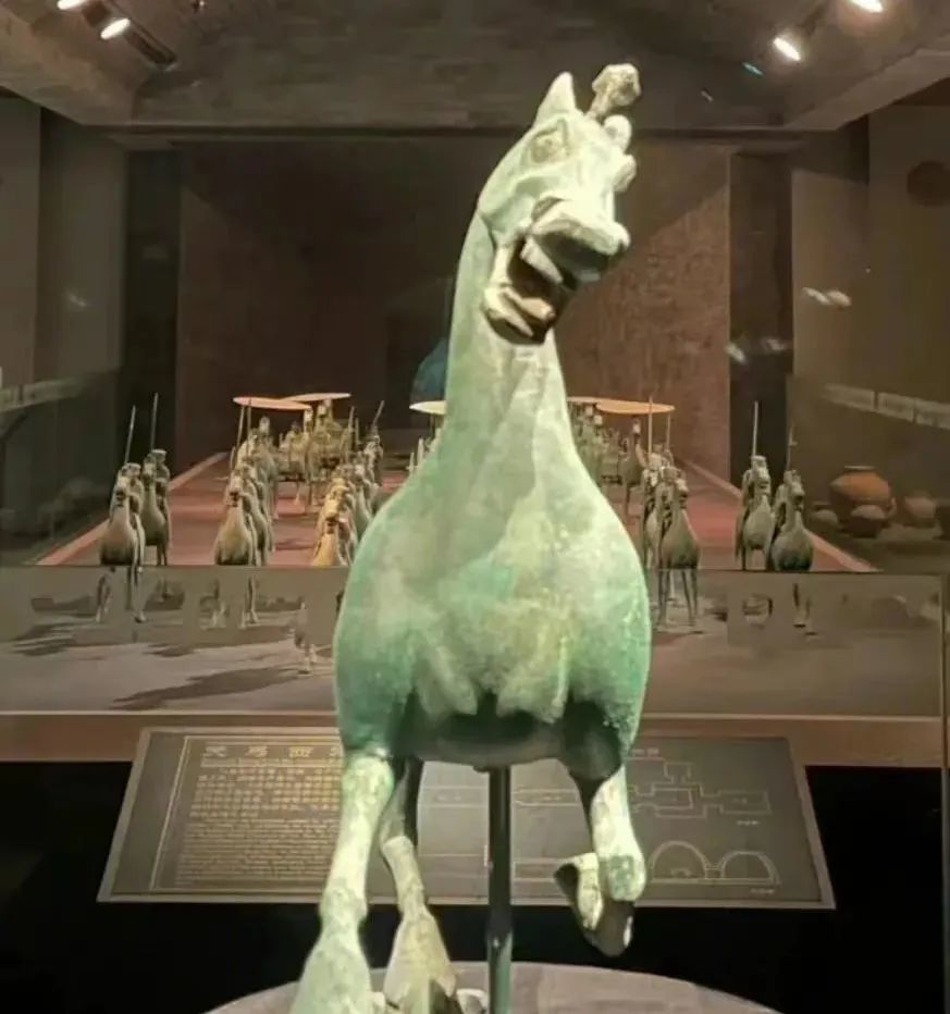 直接断货马踏飞燕玩偶凭丑萌火出圈