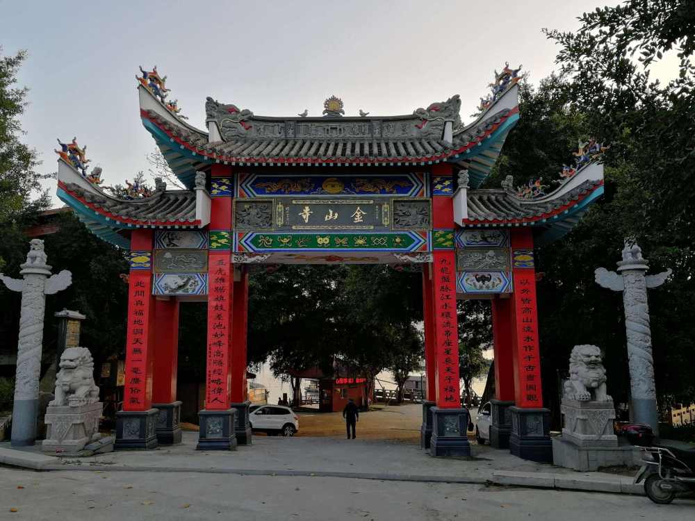 福州唯一建在江中的寺廟前去上香需要渡船卻另有作用