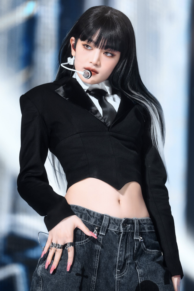 挑战新风格真的赢很大minnie的变美进化史