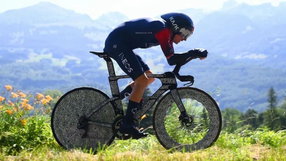 pinarello推出新款tt车bolide f 即将亮相环法赛场_腾讯新闻