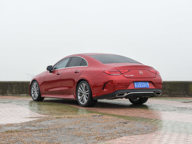 这些中大型轿车同样高颜值更具个性化年轻人最爱