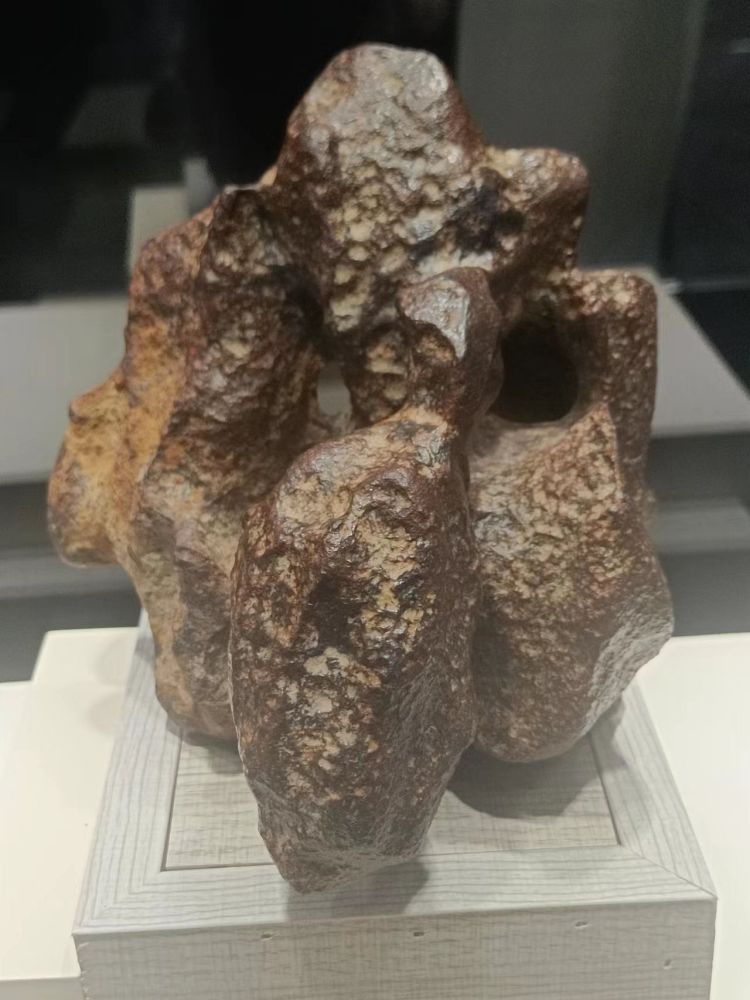 去陨石博物馆看星星