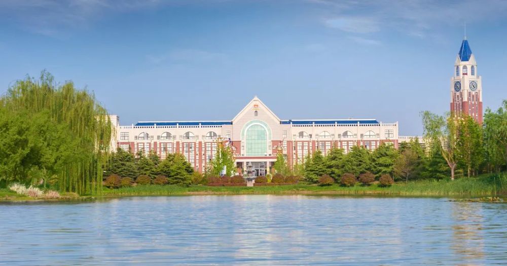 原阳校区坐落于新乡市原阳县.