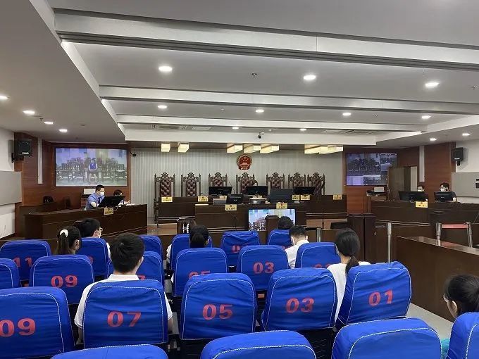 2007年至2021年,被告人何志中在担任灵璧县县长,灵璧县县委书记,宿州