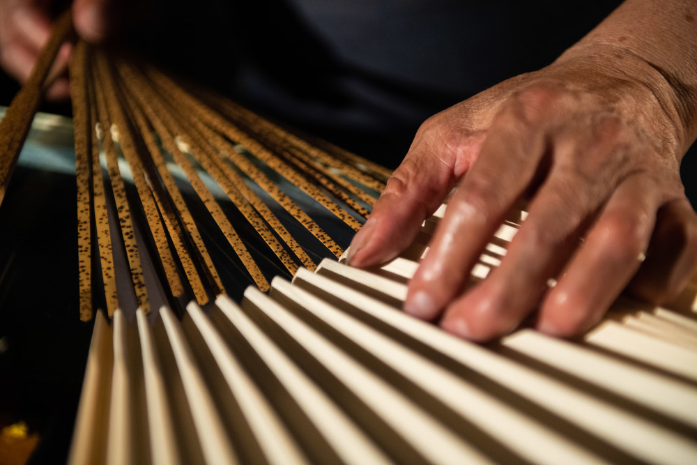 图片故事湖南岳州扇匠心灵韵制扇至美