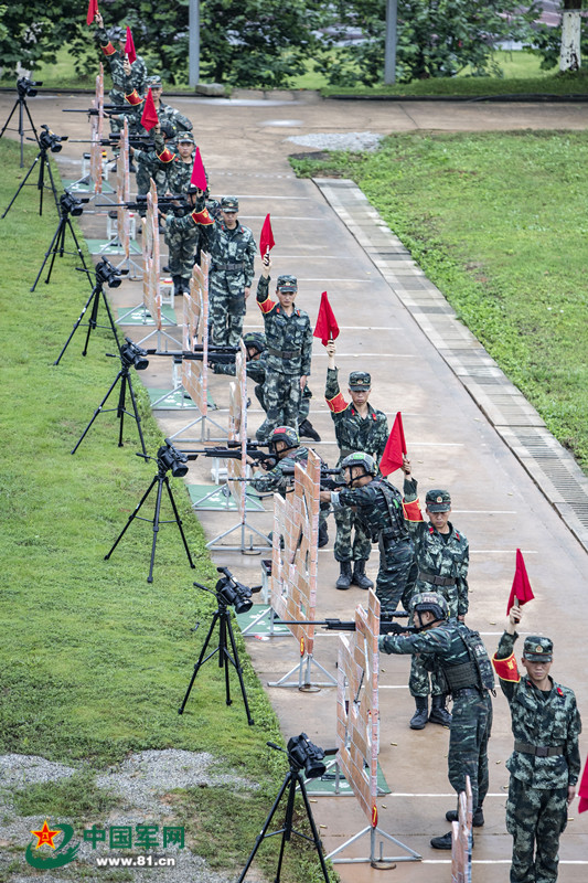 59岁产线工人转岗“机器人管理师”，中小企业数字化转型的可行路径腾讯鼠公仔2023已更新(今日/知乎)腾讯鼠公仔