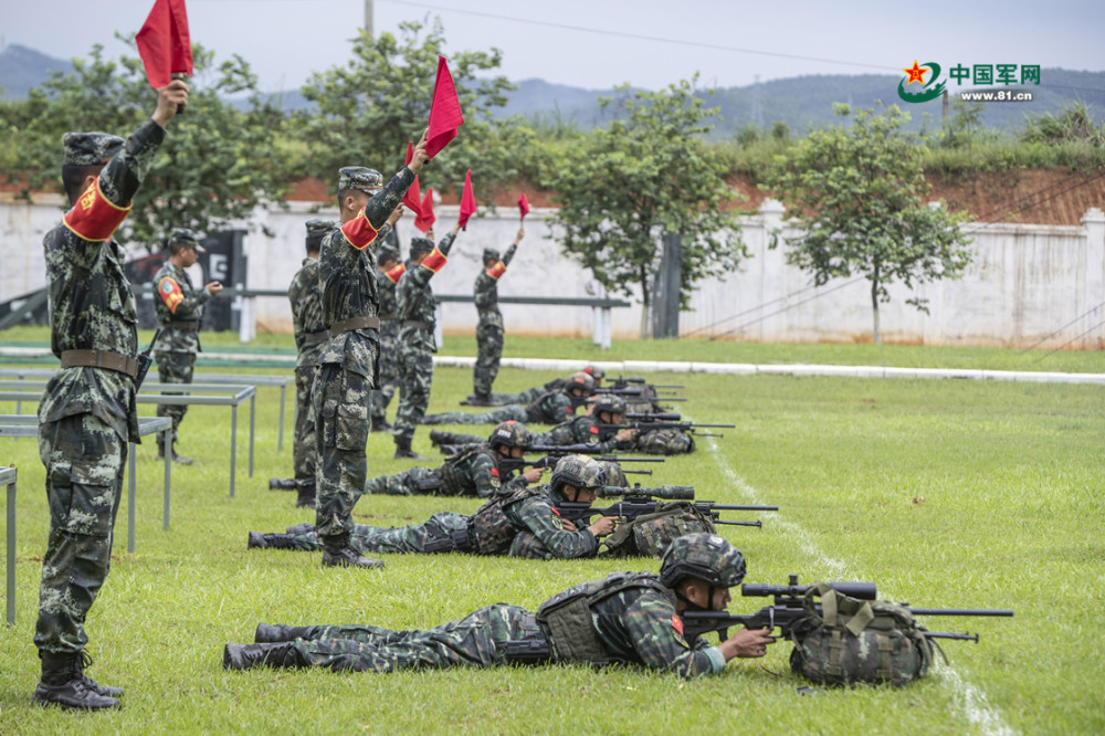 59岁产线工人转岗“机器人管理师”，中小企业数字化转型的可行路径腾讯鼠公仔2023已更新(今日/知乎)腾讯鼠公仔