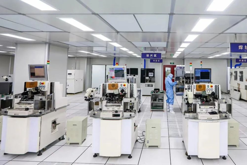 烏克蘭正式宣布與敘利亞斷交，澤連斯基稱對敘制裁力度將更大司令碰到地雷怎么辦