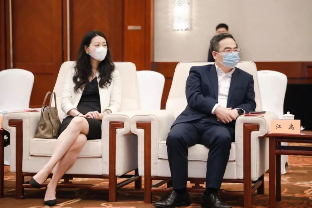 周易在致辞中表示,华泰证券是一家综合实力位居中国证券行业第一方阵
