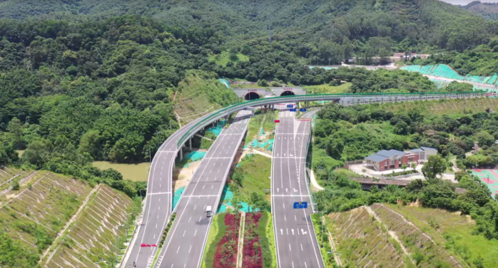 广汕路北绕线三联立交至荔三立交段明天通车!_腾讯新闻