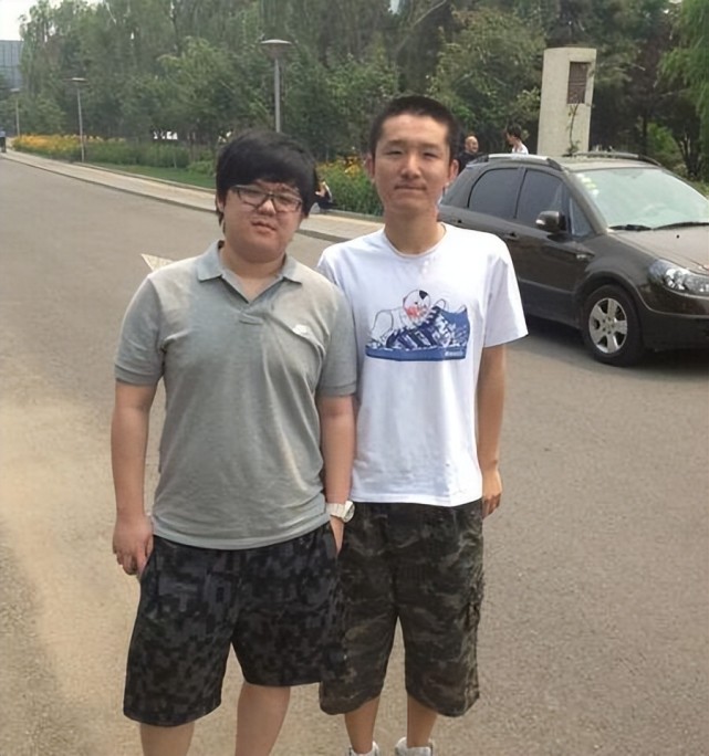 dota240万飞走了论坛流出老陈近照水友直言连腰都瘦出来了