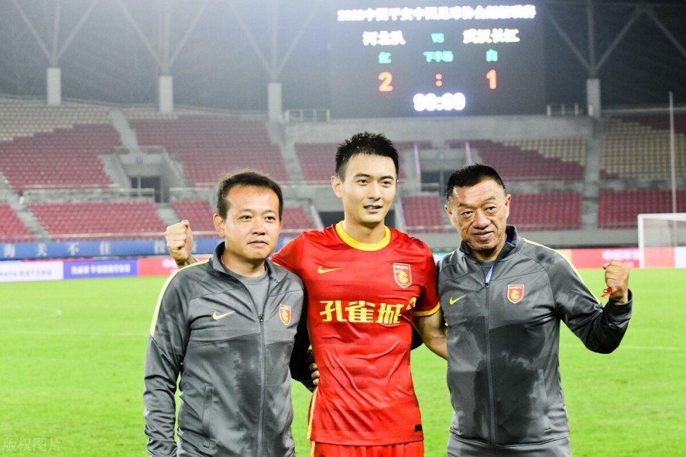 张威成中超英雄,本赛季6场4球拯救河北队_腾讯新闻