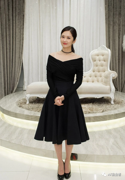 朴宝英第一的位置,不出所料,属于身高158厘米的"大力士都奉顺"的明星.