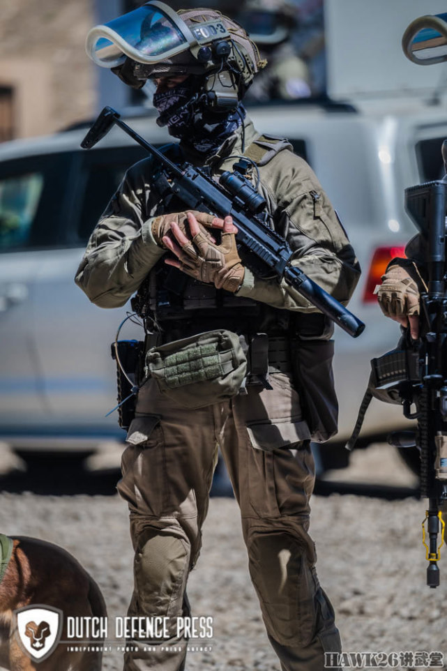 巴黎军警防务展览会法国两支顶级反恐部队现场表演解读酷炫装备