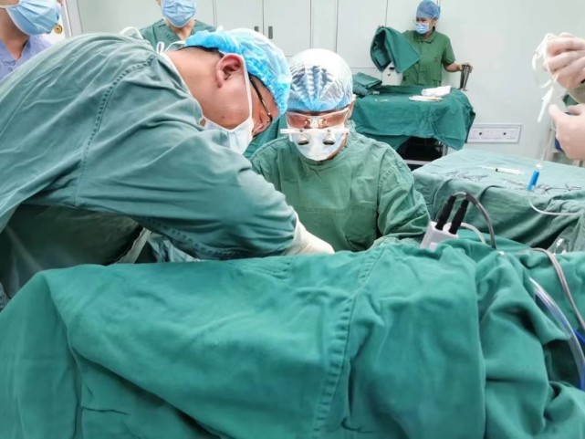 省内首次厦大附属第一医院泌尿外科采用新材料新手术解决患者难言之隐