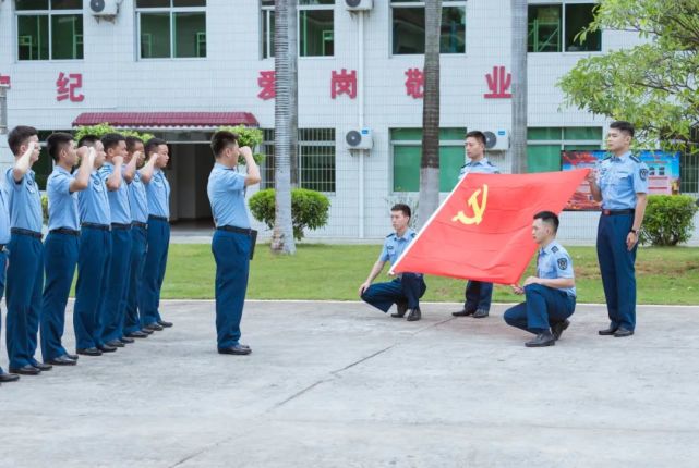 为党庆生南部战区空军部队开展七一主题党日活动