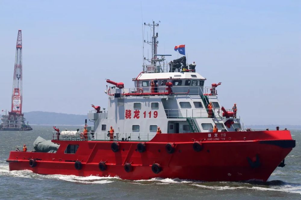 全省唯一探秘厦门海上守护神骁龙119号消防船
