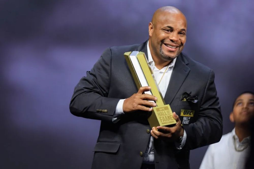 哈比布,科米尔今日正式进入ufc名人堂_腾讯新闻