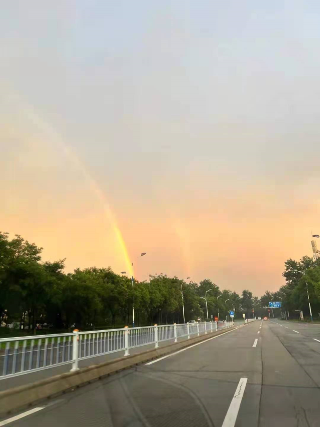 雨后超大彩虹惊现龙口