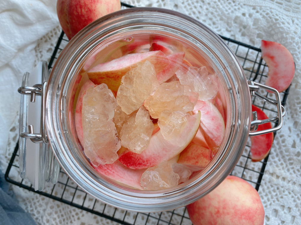 教你自制桃子酒高颜值口感好留住夏天的味道好喝不醉人