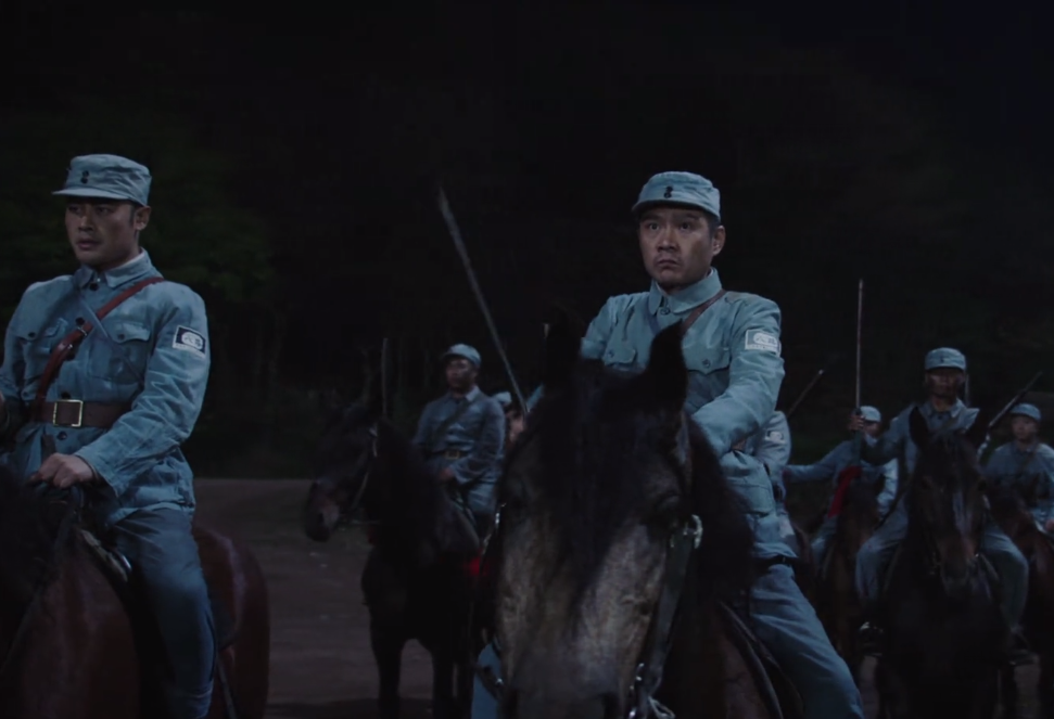 《烈火战马》开播就被一星刷屏,观众差评理由出奇一致_腾讯新闻