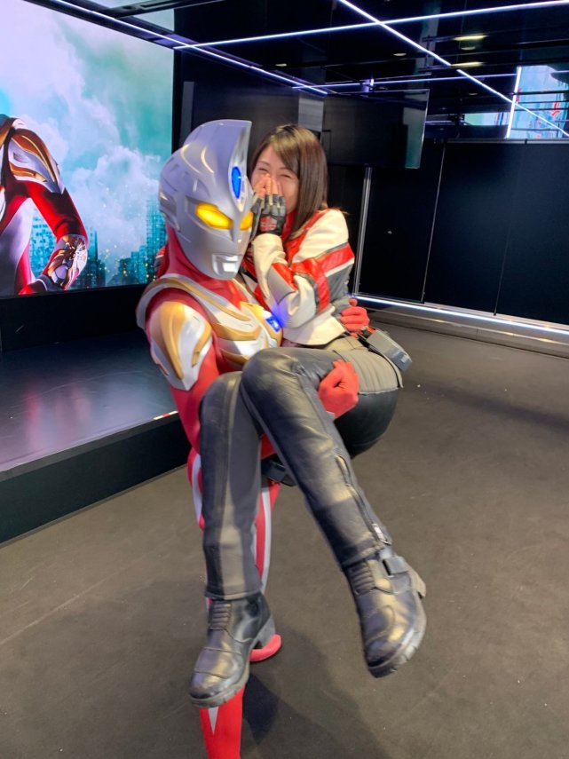 麦克斯特别活动:快斗看起来毫无变化,瑞希又被麦克斯抱起来了!