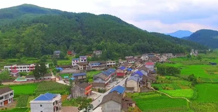 15,里仁鎮里仁鎮,隸屬於重慶市秀山土家族苗族自治縣,地處秀山土家族