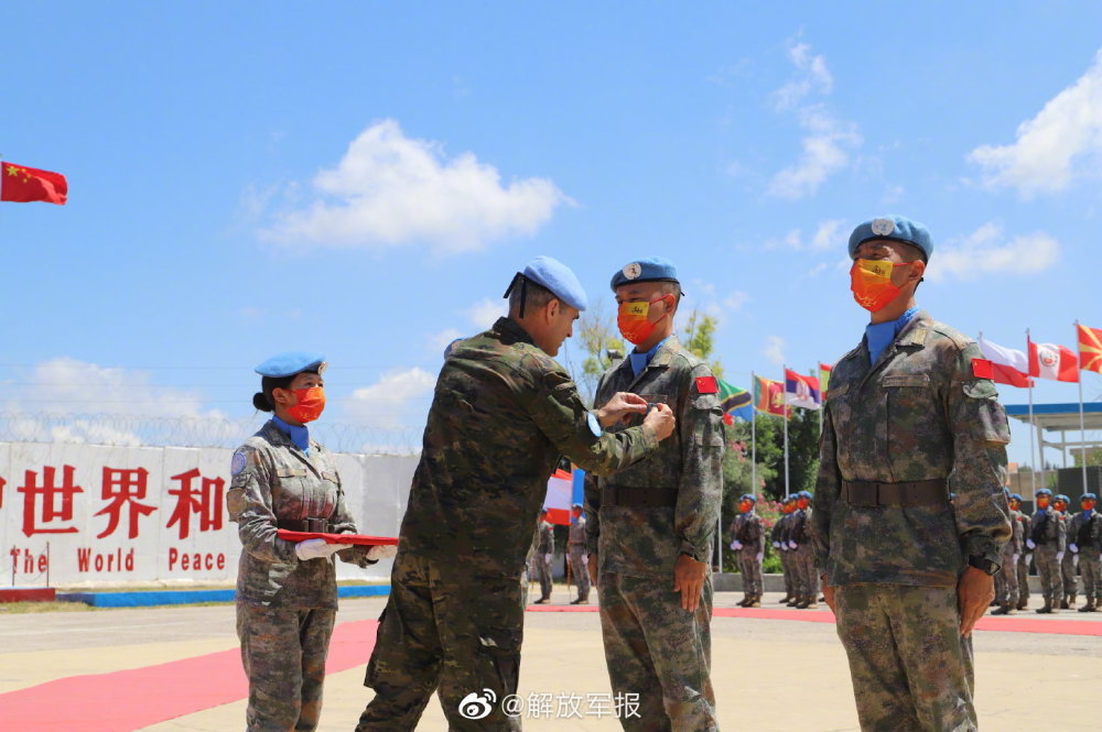 现场照片！410名中国维和官兵被授予联合国和平勋章溜肝尖儿怎么做好吃
