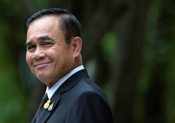 泰国富家千金要做总理：不认识我没关系，我爸是他！