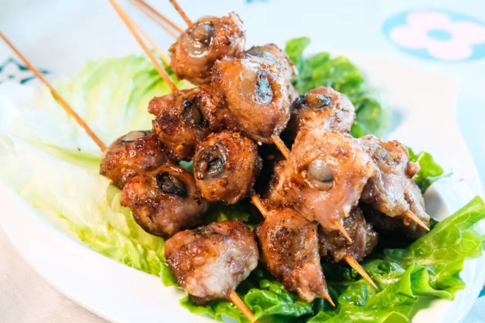 《食在崇左》|爆浆猪眼,隔山大串……这是一场关于烧烤的较量!