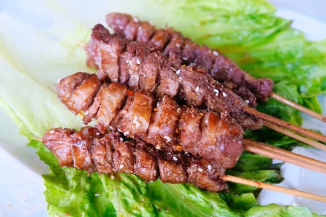 《食在崇左》|爆浆猪眼,隔山大串……这是一场关于烧烤的较量!