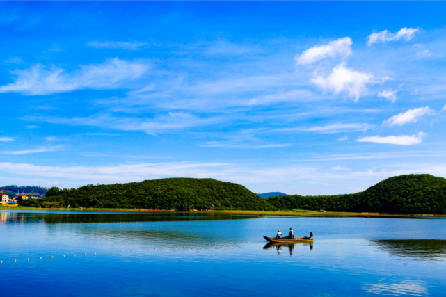 逐梦绿美好在文山丨砚山听湖水库绘湖美水清新画卷