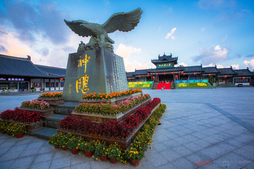 浙江避暑首选地宁波象山影视城泼水节开幕看他们玩得多嗨