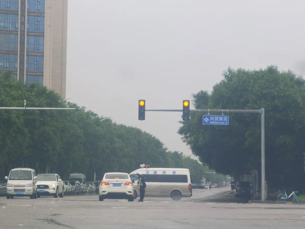 雨什么时候停？北京暴雨＋雷电双预警中！——