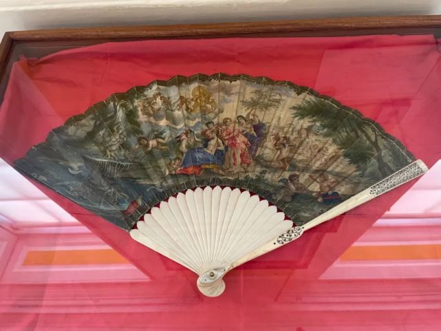 伦敦的扇子博物馆 小扇面映出大世界