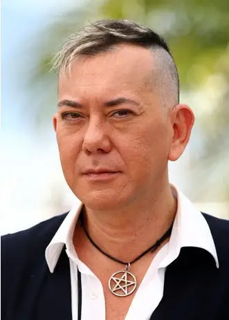 这7位男星面相显苦,总是一副"苦大仇深"的样子,真压抑_腾讯新闻