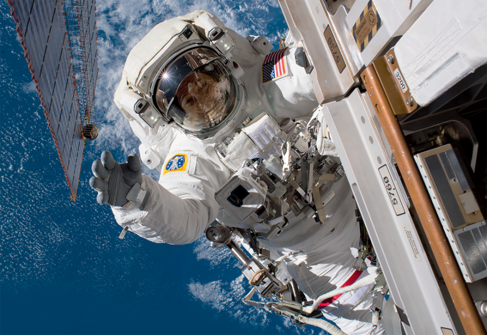 宇航员在太空生病了,要如何治疗?