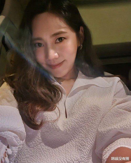 为丈夫于晓光出轨说道歉后秋瓷炫久违地晒近况好久没自拍了