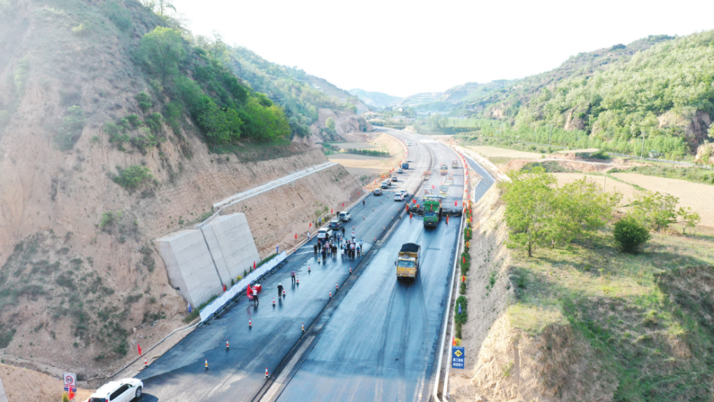 【奋进新征程 建功新时代】长路放歌谱华章