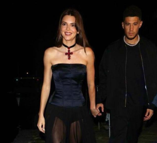 肯达尔·詹娜与男友复合后再晒美照!五官精致,身材也越发丰腴