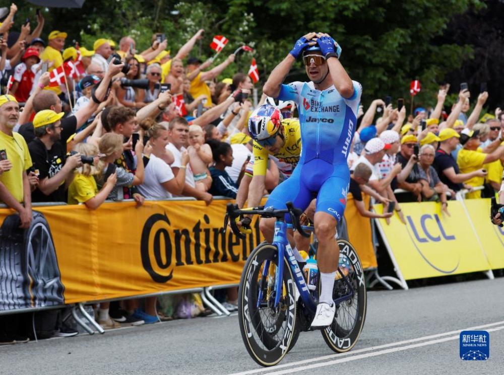 自行车——环法第三赛段荷兰车手格鲁内维亨夺得赛段冠军_腾讯新闻