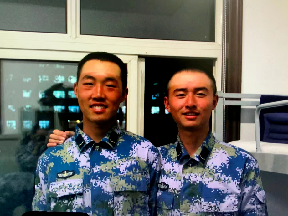 逐夢強軍的五年，他們的腳步愈發鏗鏘英語小笑話帶翻譯簡短